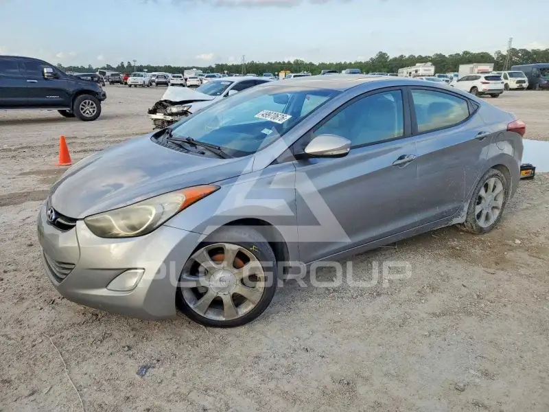2013 Hyundai Elantra фото