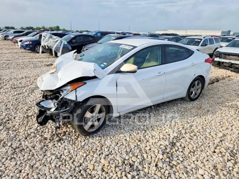 2013 Hyundai Elantra фото