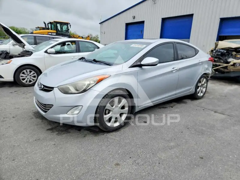 2013 Hyundai Elantra photo