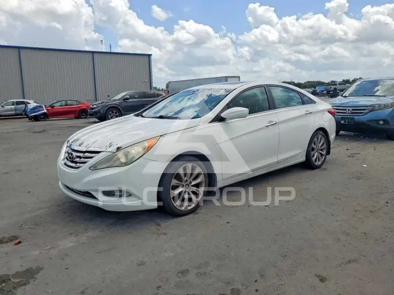 2013 Hyundai Sonata photo