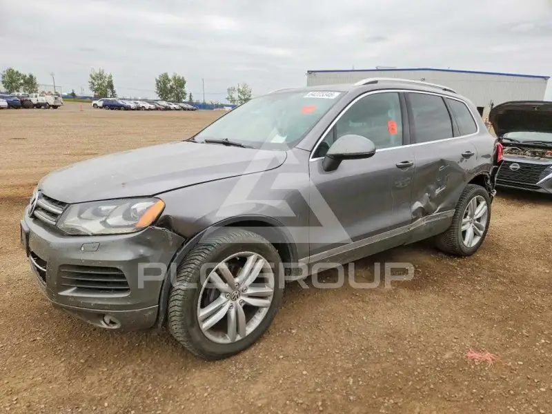2013 Volkswagen Touareg фото