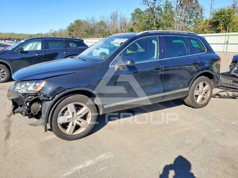 2013 Volkswagen Touareg фото