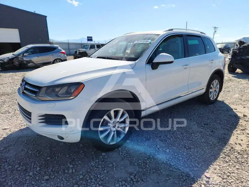 2013 Volkswagen Touareg photo