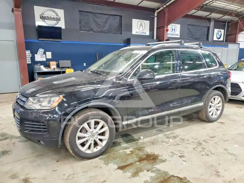 2013 Volkswagen Touareg photo