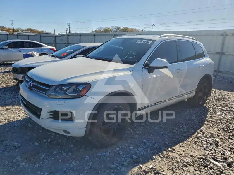 2013 Volkswagen Touareg photo