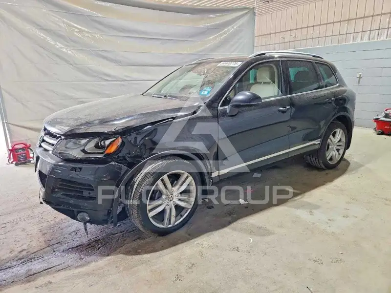 2013 Volkswagen Touareg photo