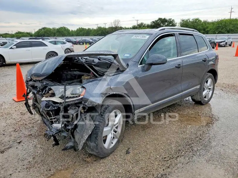 2013 Volkswagen Touareg фото
