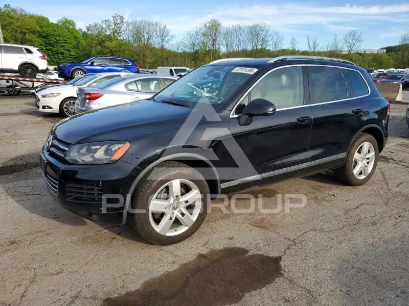 2013 Volkswagen Touareg photo