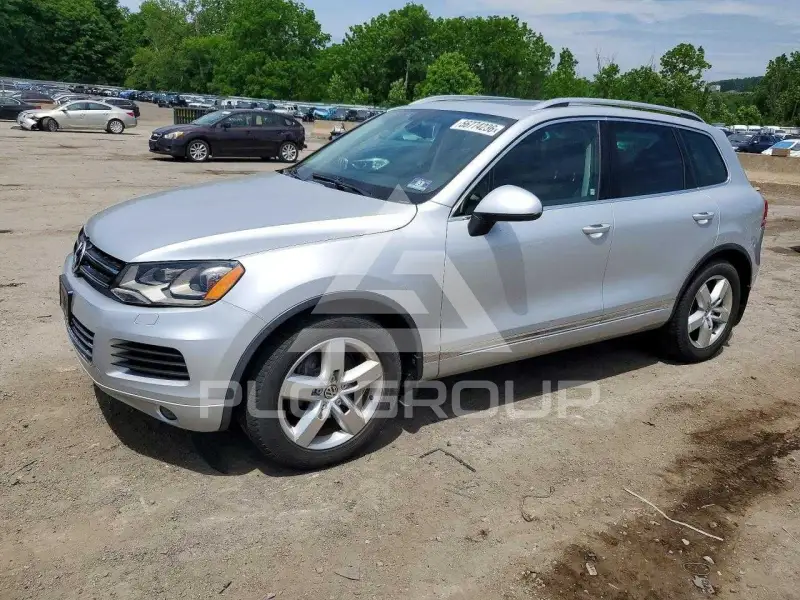 2013 Volkswagen Touareg фото