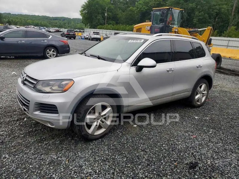 2013 Volkswagen Touareg фото