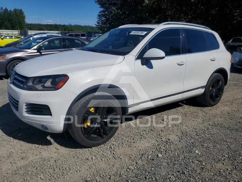 2013 Volkswagen Touareg photo