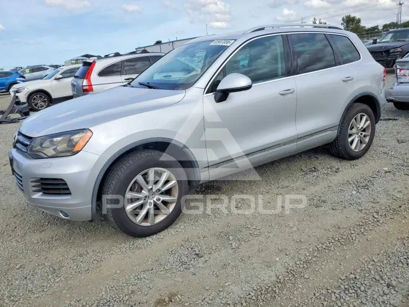 2013 Volkswagen Touareg photo