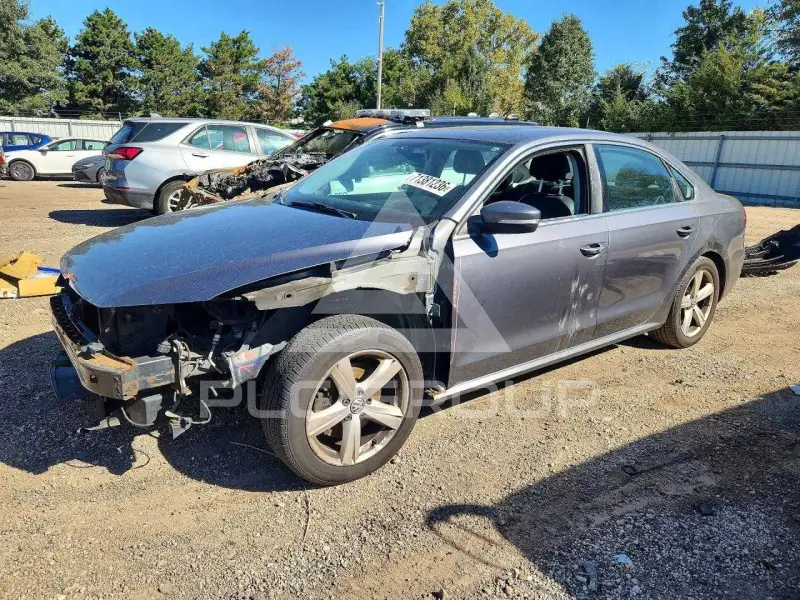 2013 Volkswagen Passat photo