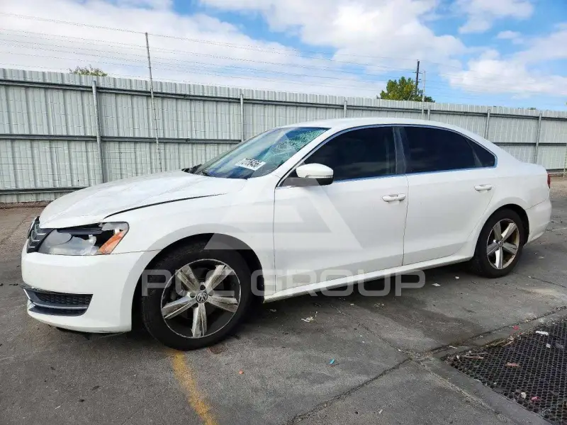 2013 Volkswagen Passat фото