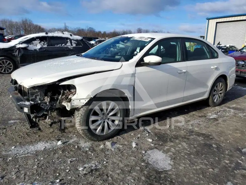 2013 Volkswagen Passat photo