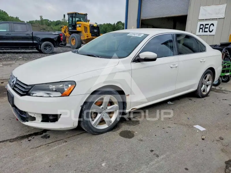 2013 Volkswagen Passat фото
