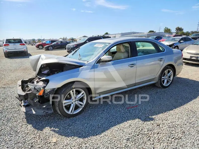 2013 Volkswagen Passat photo