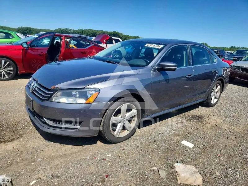 2013 Volkswagen Passat photo