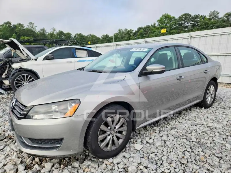 2013 Volkswagen Passat photo