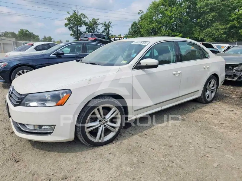 2013 Volkswagen Passat фото
