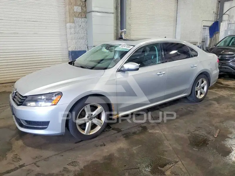 2013 Volkswagen Passat photo