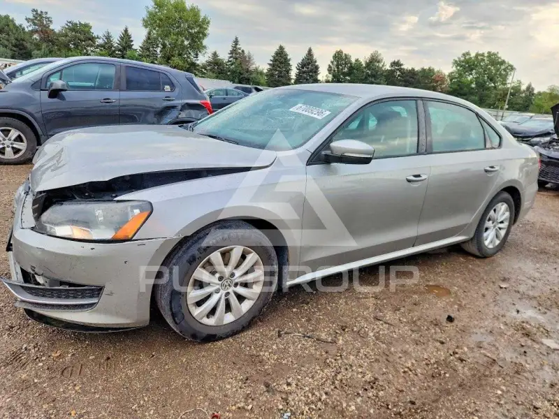 2013 Volkswagen Passat photo