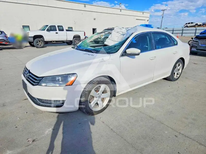 2013 Volkswagen Passat photo