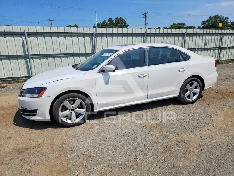 2013 Volkswagen Passat photo