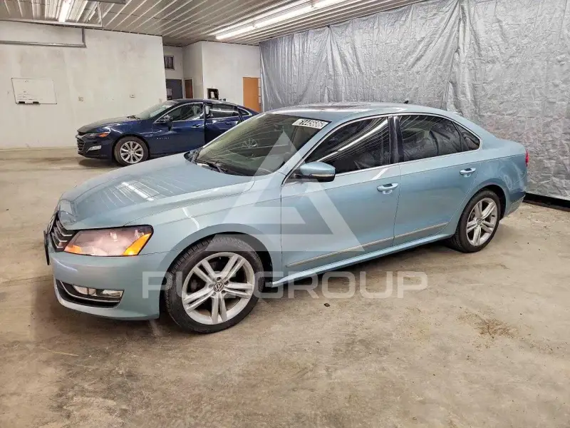 2013 Volkswagen Passat photo