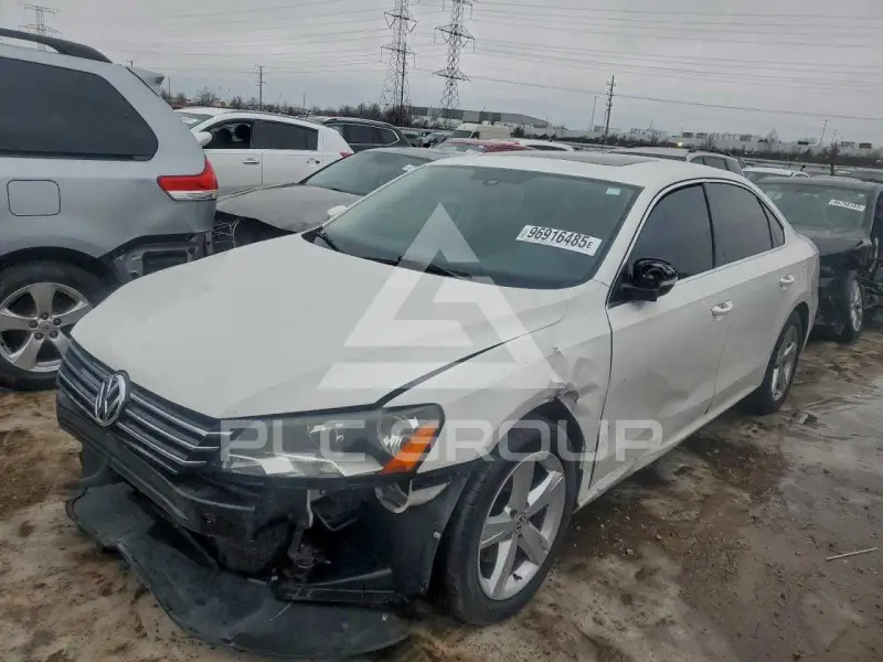 2013 Volkswagen Passat photo