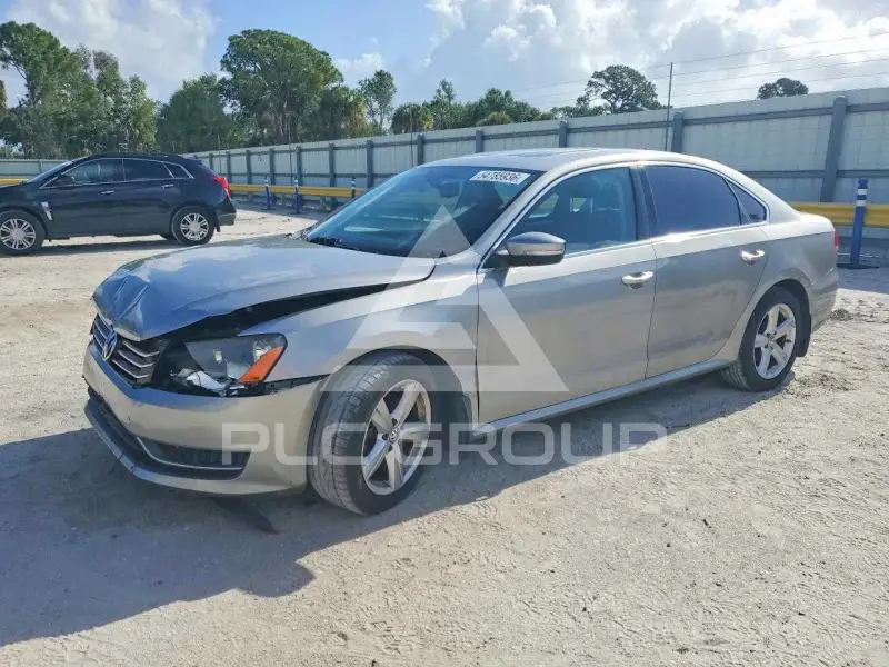2013 Volkswagen Passat photo