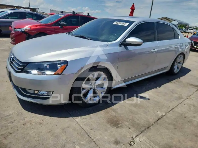 2013 Volkswagen Passat photo