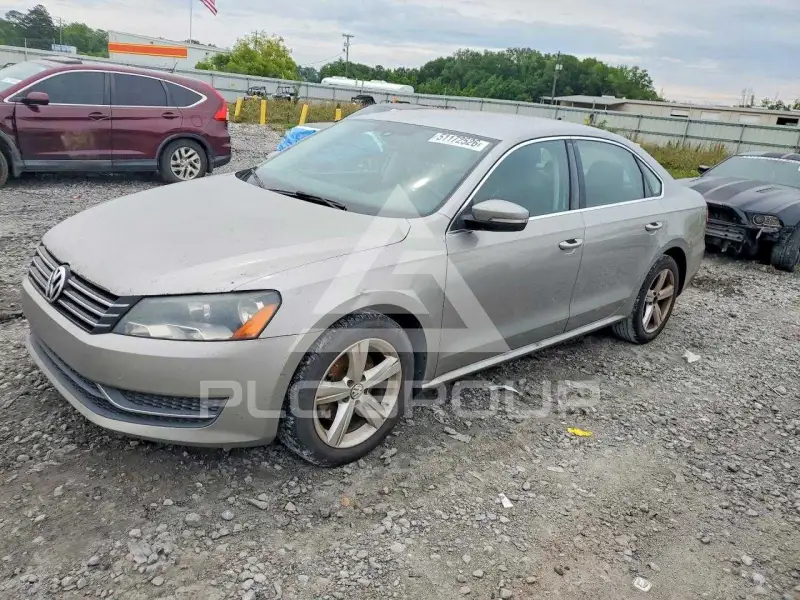 2013 Volkswagen Passat фото