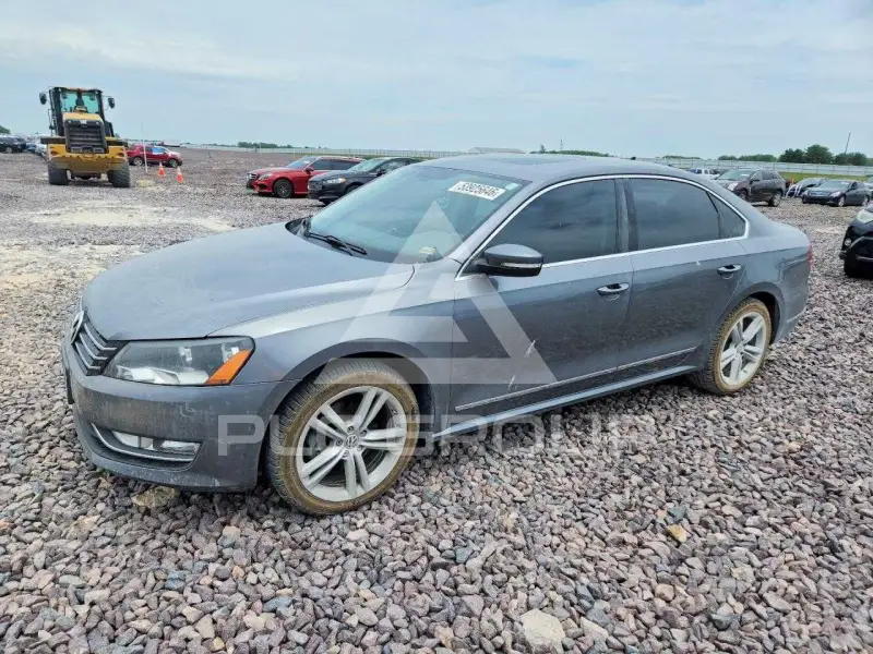 2013 Volkswagen Passat photo