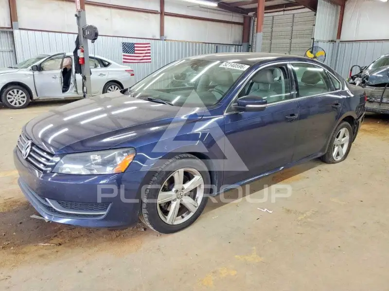 2013 Volkswagen Passat photo
