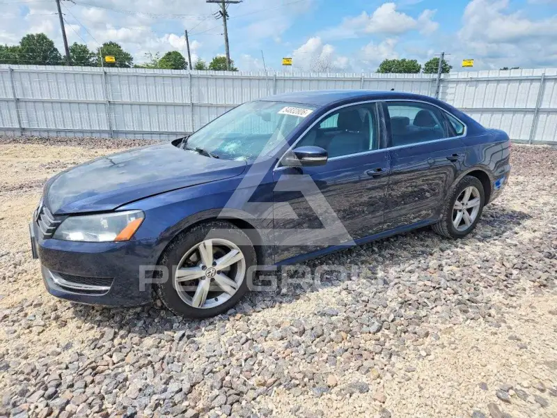 2013 Volkswagen Passat photo