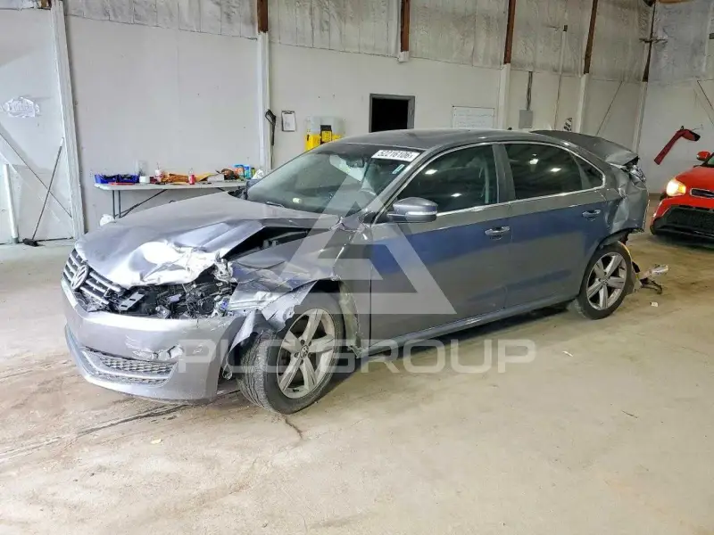 2013 Volkswagen Passat photo