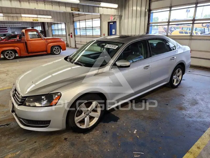 2013 Volkswagen Passat photo