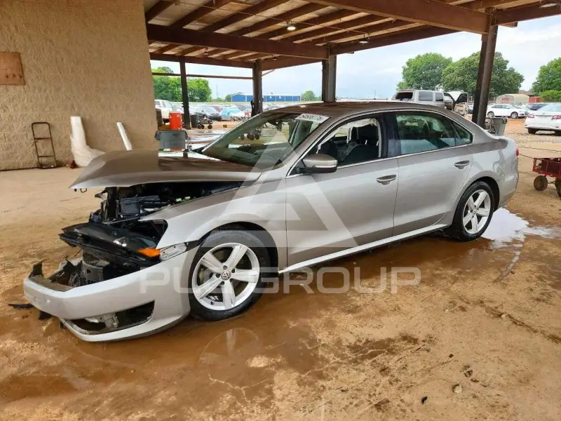 2013 Volkswagen Passat photo
