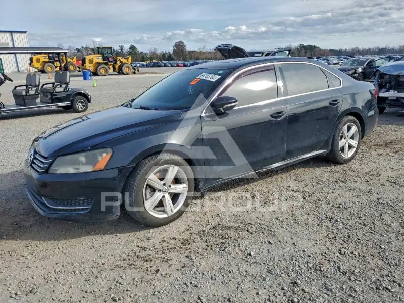 2013 Volkswagen Passat photo