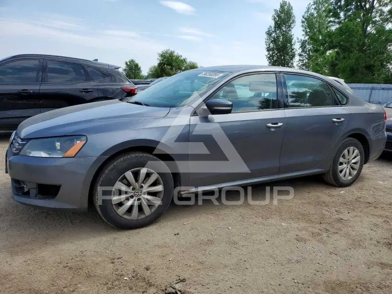 2013 Volkswagen Passat photo