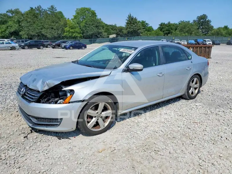 2013 Volkswagen Passat photo