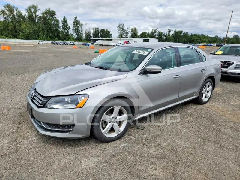 2013 Volkswagen Passat photo
