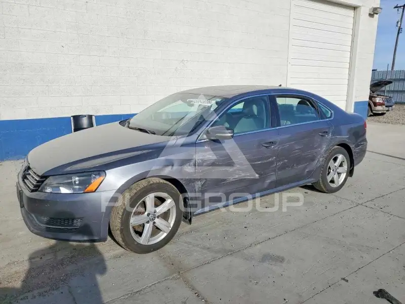 2013 Volkswagen Passat photo