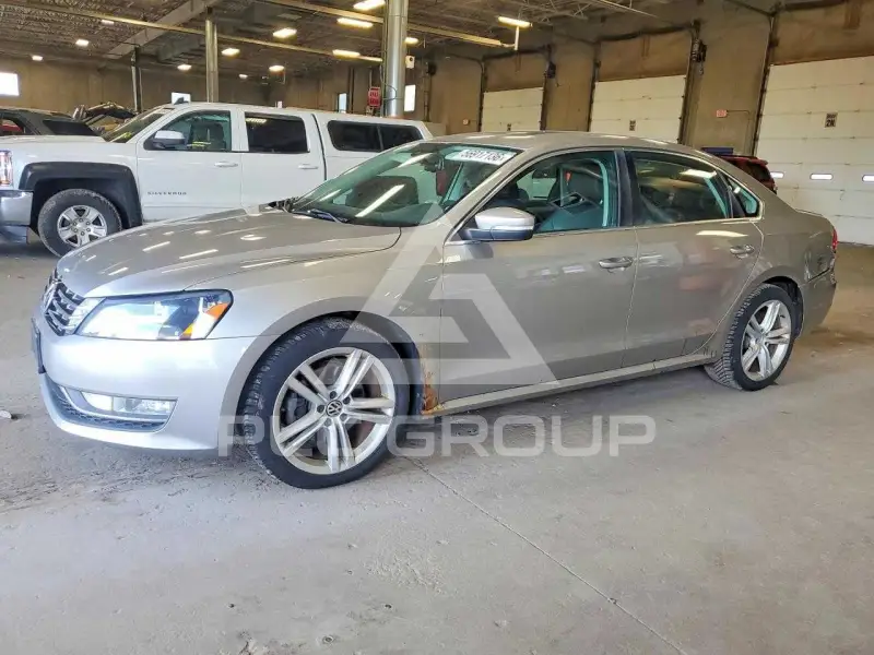 2013 Volkswagen Passat фото