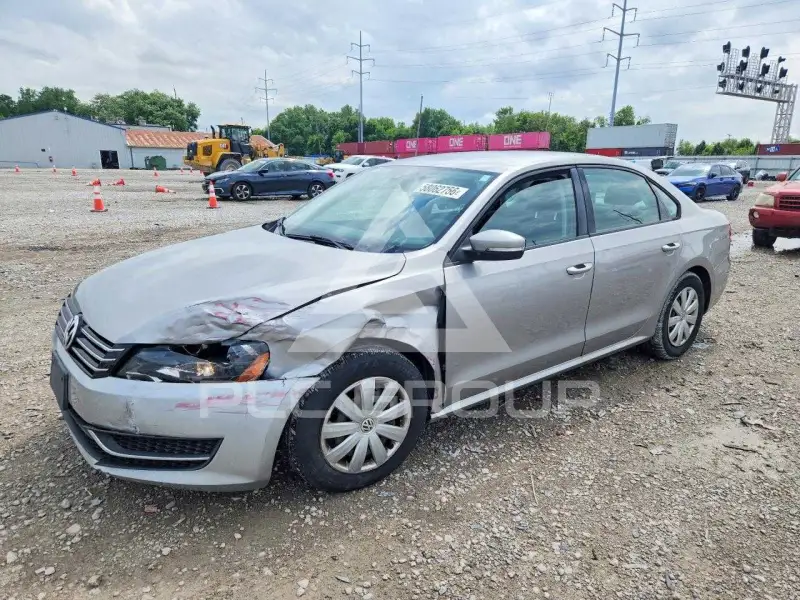 2013 Volkswagen Passat photo
