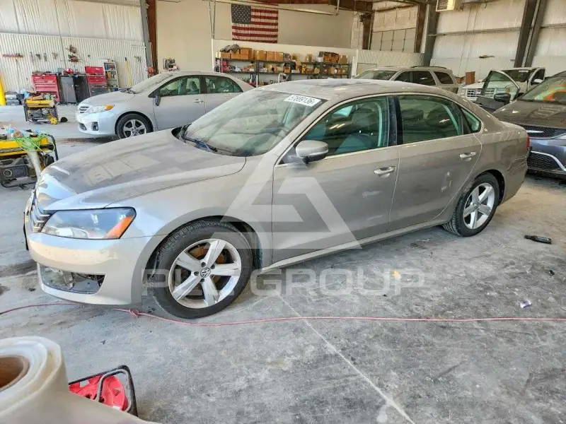 2013 Volkswagen Passat фото