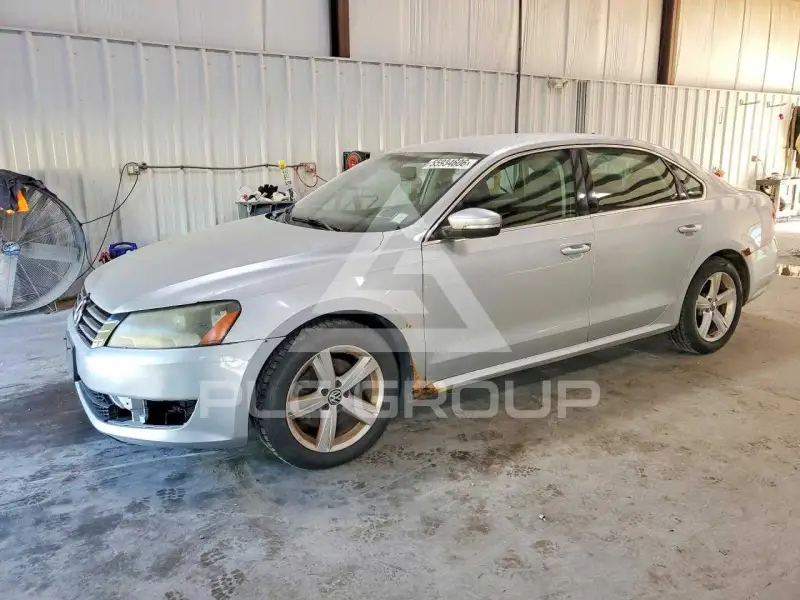 2013 Volkswagen Passat photo