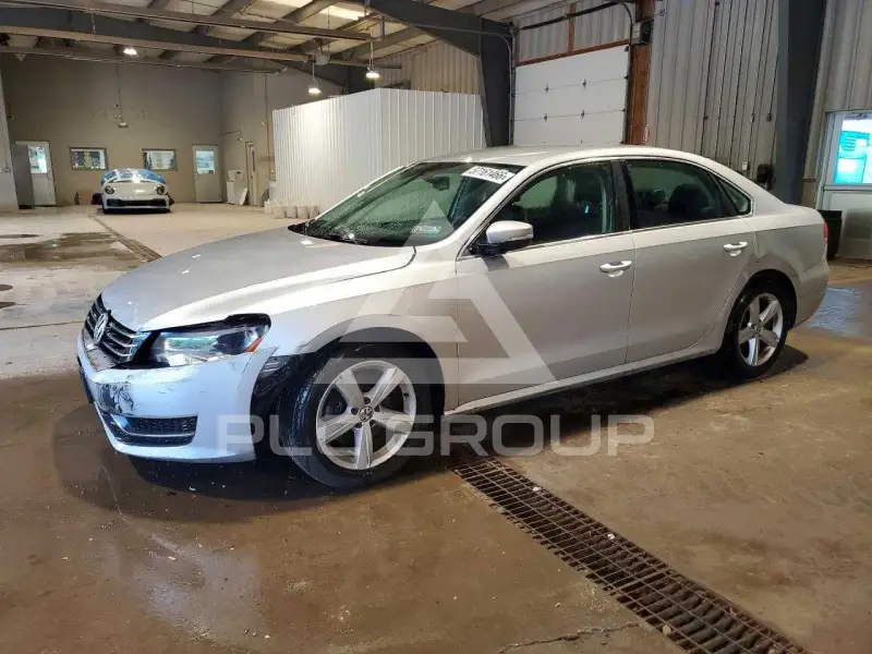 2013 Volkswagen Passat фото