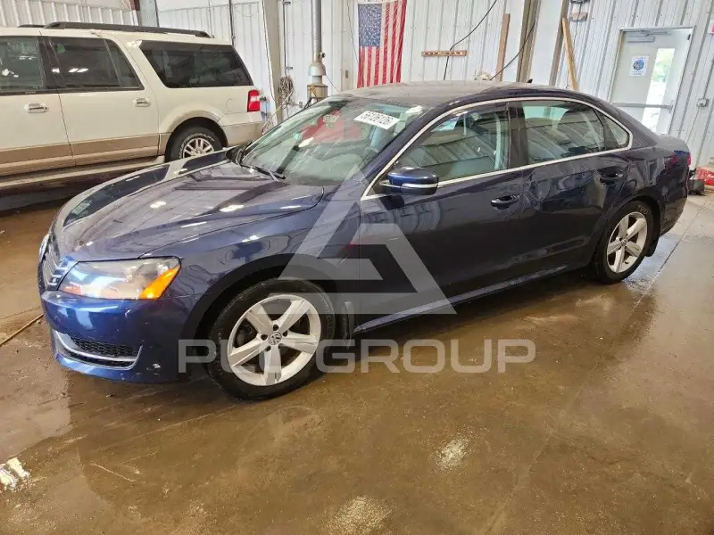 2013 Volkswagen Passat photo